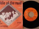 Rare MIDDLE OF THE  ROAD Made in MADAGASCAR Yellow Boomerang  RCA 42.419 - 1973