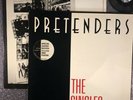 PRETENDERS - THE SINGLES (WX135)• Vinyl Record LP +POSTER • A21B PRESS • EX-/EX-
