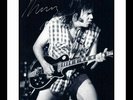 VERY RARE - NEIL YOUNG - MUSIC LEGEND - ORIGINAL HAND SIGNED AUTOGRAPH