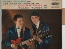 EP 45 TOURS LES GOLDEN STRINGS GROUPE DE JOHNNY HALLYDAY REBEL ROUSER LANGUETTE