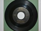 THE KIXZ WALTZ/THE KIXZ TWIST - RAY RUFF THE CHECKMATES AND GROMAN TIPNAGLE 7