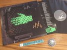 4x FULL BAND SIGNED RACONTEURS HELP ME STRANGER LP JACK WHITE AUTOGRAPH + PIN