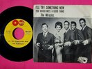 THE MIRACLES - I'll Try Something New - 45 rpm with Picture Sleeve - Tamla 54059