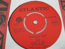 VAMP  FLOATIN / THINKIN' TOO MUCH ORIGINAL 7in 1968 BRITISH PSYCH PRETTY THINGS