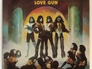 KISS LP Love Gun With inserts GUN etc. Casablanca NBLP-7057 NEAR MINT