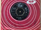 Chuck Berry - Club Nitty Gritty, Laugh And Cry Vinyl Single