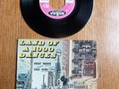 DISQUE VINYLE 45 TOURS -  THEE MIDNITERS -  LAND OF A 1000 DANCES
