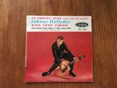 45T. Johnny HALLYDAY. Tu parles trop, Bien trop timide, Oui mon cher - MEDIUM 