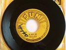 45 Sun 313   Billy Riley   No Name Girl VG+ autographed