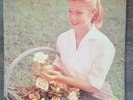 Helmet ?– Betty 2x10