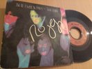 the Cure 45t autograph robert smith IN BETWEEN DAYS signed live concert in PARIS