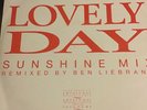 BILL WITHERS. 12”VINYL,LOVELY DAY,LEAN ON ME,AIN’T NO SUNSHINE,1988,EXCELLENT CO