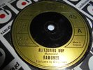 RAMONES-BLITZKRIEG BOP/HAVANA AFFAIR-UK SIRE 1976   SEE SCANS