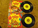 2 KELLOGG'S  THE BANANA SPLITS   45  EP RECORDS + SLEEVES     34578  + 34579