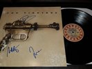 Foo Fighters SIGNED Autographed Debut Vinyl Record LP  Dave Grohl, Nate & Taylor