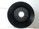 PATSY CLINE -(45)- WALKIN' AFTER MIDNIGHT / A POOR MAN'S ROSES - DECCA  - 1957