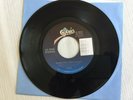 Oasis / WONDERWALL b/w ROUND ARE WAY / Hard-To-Find  U.S. 45 rpm