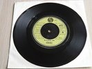 RAMONES – Blitzkrieg Bop / Havana Affair (1976)  7” single . . . . UK Sire label