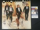 1985 'OAK RIDGE BOYS-STEP ON OUT' HAND-SIGNED ALBUM RECORD JSA/COA