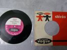 33T JOHNNY  HALLYDAY 17cm Sentimental .Vogue  Stéréo  JKST 02..Très rare
