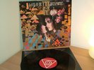 SIOUXSIE AND THE BANSHEES A KISS IN THE DREAMHOUSE UK 1st PRESSING 1982