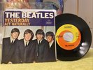 Original 1965 The Beatles Yesterday / Act Naturally Capitol 5498 45 PS 