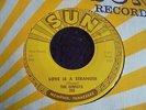 The Sunrays - Love Is A Stranger 1958 USA 45 SUN 1st PRESSING