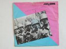 THE CURE  BOYS DON'T  CRY  FICS 002  1979 (haut de pochette abimée)