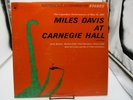MILES DAVIS - AT CARNEGIE HALL - COLUMBIA RECORDS-PC 8612 - VG+ c VG+