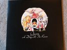 Queen A Day At The Races EMI EMTC 104 1st Press EX/EX Sterling 1976 UK