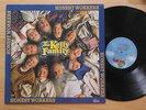 THE KELLY FAMILY LP: HONEST WORKERS (D; Dino Music – 9030450)