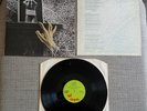 GENTLE GIANT - FREE HAND - ORIGINAL UK ISSUE LP ON CHRYSALIS RECORDS-1975-VGC