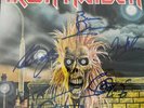 SIGNED IRON MAIDEN DEBUT ALBUM SIGNED SLEEVE BY ALL BAND STUNNING