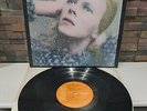 classic DAVID BOWIE HUNKY DORY  LP VINYL RECORD. RCA VICTOR SF 8244