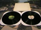 BEATLES WHITE ALBUM 1968 APPLE PRESSING WITH PHOTOS & POSTER EXCELENT VINYL