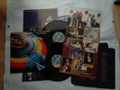 ELO (OUT OF THE BLUE) GATEFOLD  ALBUM ON JET RECORDS 1977 + POSTERS