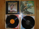 2 VINTAGE WAYLON JENNINGS RECORD ALBUMS - HANGIN ON LSP-3918 & WAYLON LSP-4260