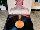 DAVID BOWIE ALADDIN SANE ( GATEFOLD SLEEVE) VERY GOOD CONDITION .