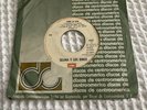 SELENA Y LOS DINOS GUATEMALA 7” 45 SINGLE COMO LA FLOR/LA CARCACHA C