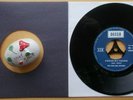 The ROLLING STONES Under My ThumbRoute 66Decca 45 F 12564 - Italy Press
