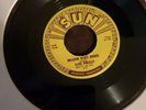 RARE Elvis Presley 45rpm   Sun 215   Milkcow Blues & Heartbreaker   Pushmarks