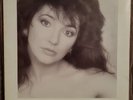 Kate Bush – The Whole Story LP Ft Running Up That Hill 86 EMI – KBTV 1 A3 B1 UK