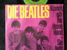 7“ THE BEATLES „KOMM, GIB MIR DEINE HAND / SIE LIEBT DICH“
