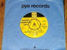 THE STATUS QUO MAKE ME STAY A BIT LONGER b/w AUNTIE NELLIE UK PYE DEMO 7