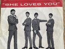 Beatles She Loves You Swan S-4152 45rpm W/PS