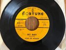 JOHN LEE HOOKER Fortune Label, Single 45 RPM, Cry Baby & Love You Baby + 4 MORE