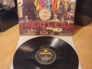 THE BEATLES - SGT PEPPER'S LONELY HEARTS CLUB BAND (LP) PARLOPHONE PCS 7027