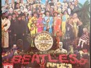 The Beatles – Sgt. Pepper's Lonely Hearts Club Band LP HÖR ZU SHZE 401 (VG+/VG+)