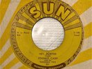 JOHNNY CASH Hey Porter  / Cry  Cry  Cry  SUN 221 Push Marks 45 rpm Vinyl 1955