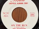 THE MOSRITERS - On The Run / Turmoil NORALA GARAGE SURF 45 RARE VG++